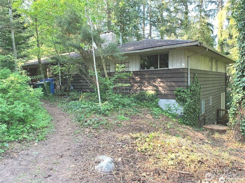 Photo of 344 N Greenwood Drive, Shoreline, WA 98133 (MLS # 2370252)