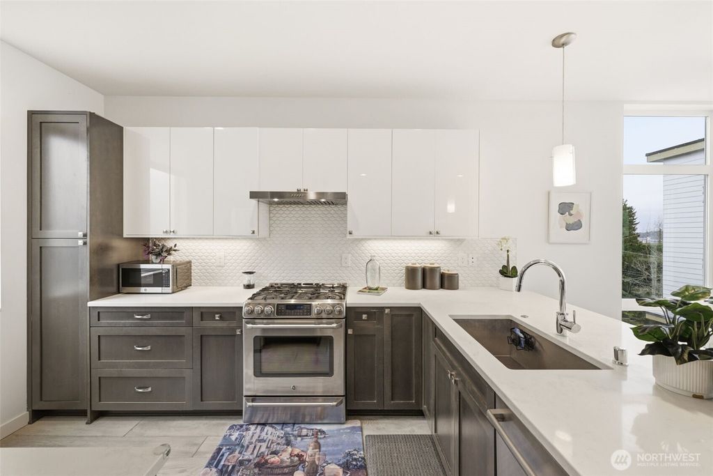 Photo of 1926 Ferry Avenue SW, Seattle, WA 98116 (MLS # 2509012)