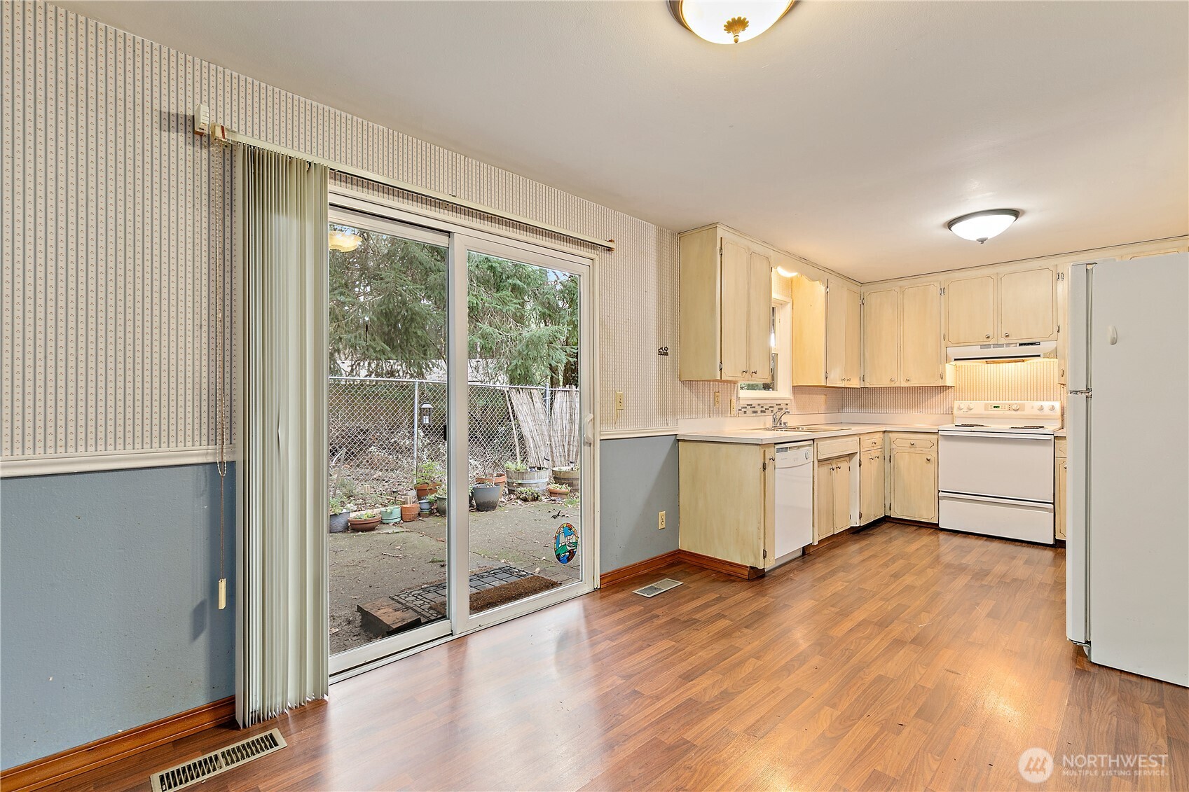 9112 Deers Tongue Circle W