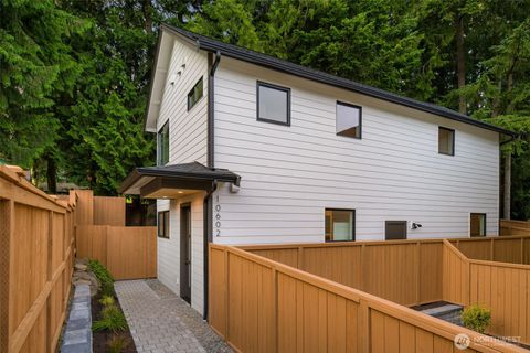 Photo of 10602 NE 137th Place, Kirkland, WA 98034 (MLS # 2484008)
