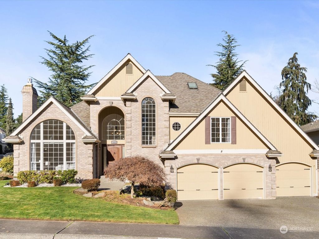 Photo of 1010 SW 335th Street, Federal Way, WA 98023 (MLS # 2326763)
