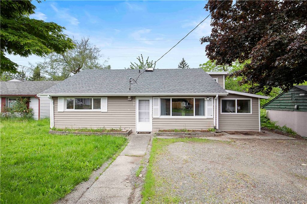 Photo of 671 Shelton Avenue NE, Renton, WA 98056 (MLS # 2476442)