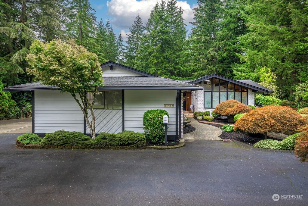 Photo of 3305 223rd Avenue Ave SE, Sammamish, WA 98075 (MLS # 2300271)