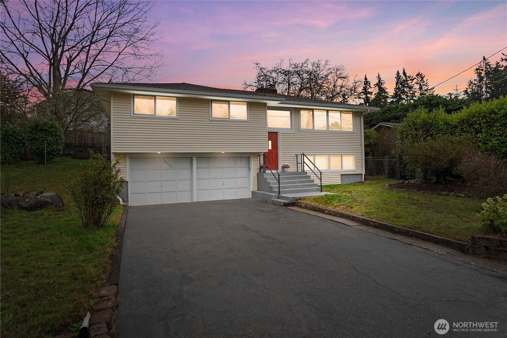 Photo of 16709 W 58th Place, Lynnwood, WA 98037 (MLS # 2494280)