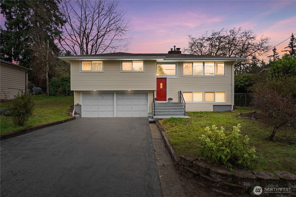 Photo of 16709 W 58th Place, Lynnwood, WA 98037 (MLS # 2494280)