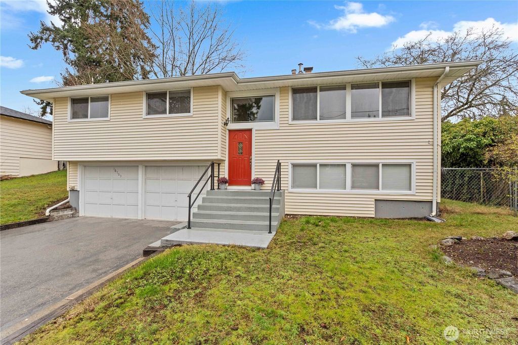 Photo of 16709 W 58th Place, Lynnwood, WA 98037 (MLS # 2494280)
