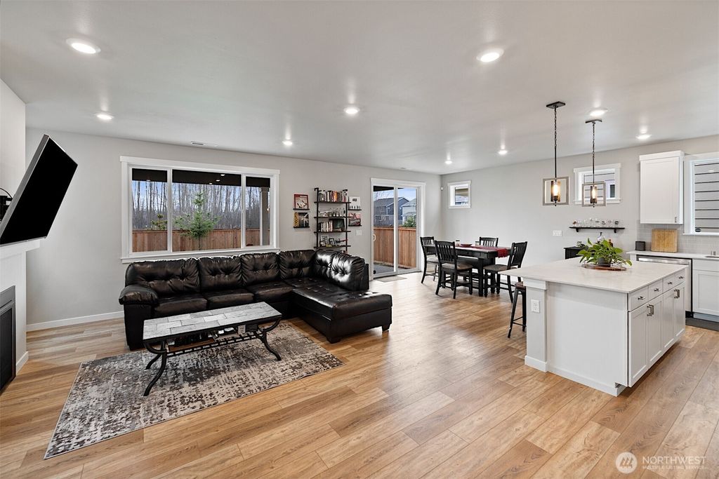 Photo of 1503 27th Street NW, Puyallup, WA 98371 (MLS # 2470942)