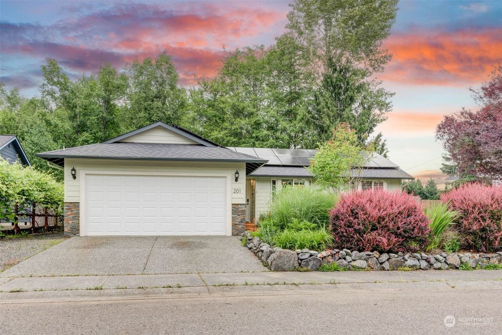 Photo of 201 W Pilchuck Street, Granite Falls, WA 98252 (MLS # 2126600)