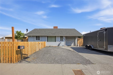 Photo of 1218 SW D St ST, Ephrata, WA 98823 (MLS # 2553605)