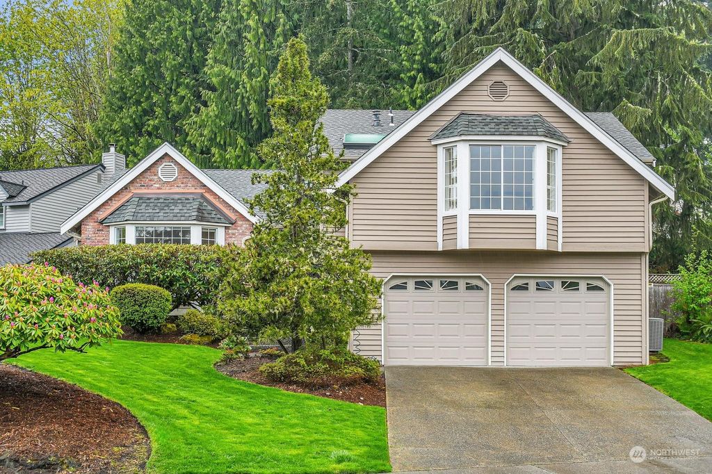 Photo of 16101 SE 48th Street, Bellevue, WA 98006 (MLS # 2224922)