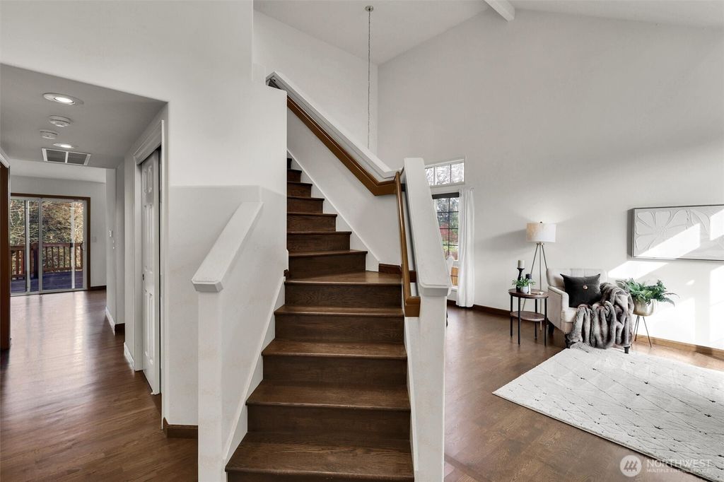 Photo of 1613 Hoquiam Place NE, Renton, WA 98059 (MLS # 2496037)