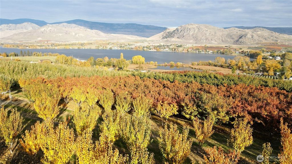 Photo of 1 Tom Dull Road, Oroville, WA 98844 (MLS # 2457320)