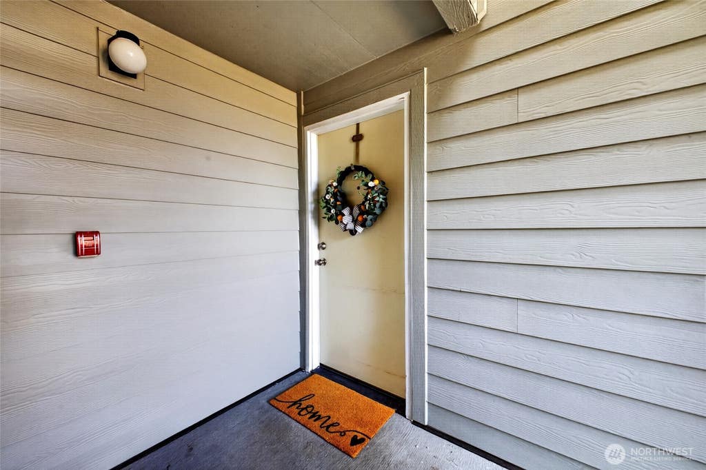 Photo of 1835 S 286th Lane #R-103, Federal Way, WA 98003 (MLS # 2564462)