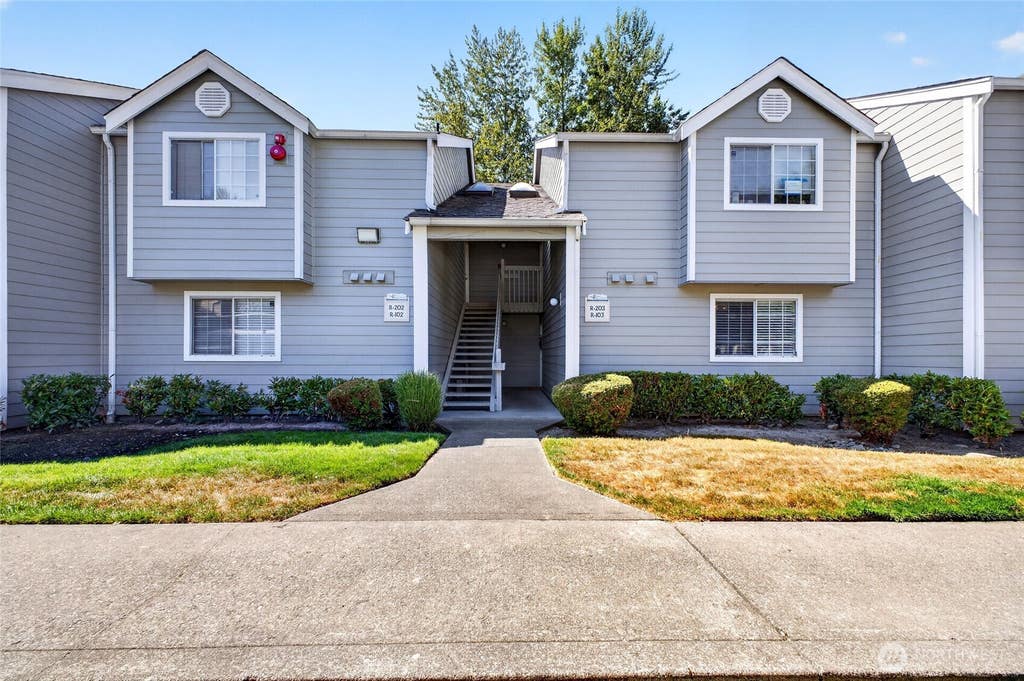 Photo of 1835 S 286th Lane #R-103, Federal Way, WA 98003 (MLS # 2564462)