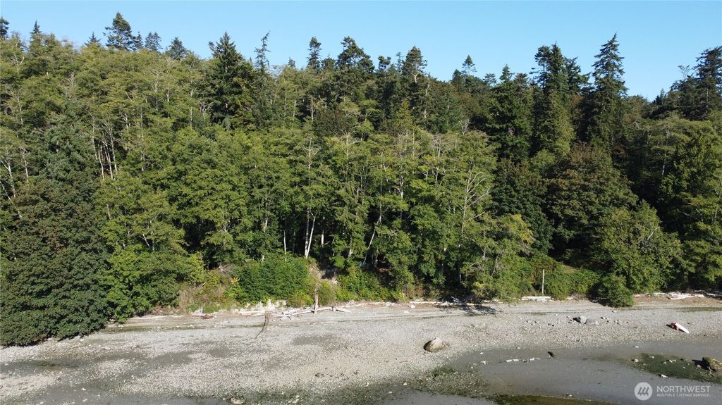 Photo of 111 Seven Sisters Beach, Port Ludlow, WA 98358 (MLS # 2498812)
