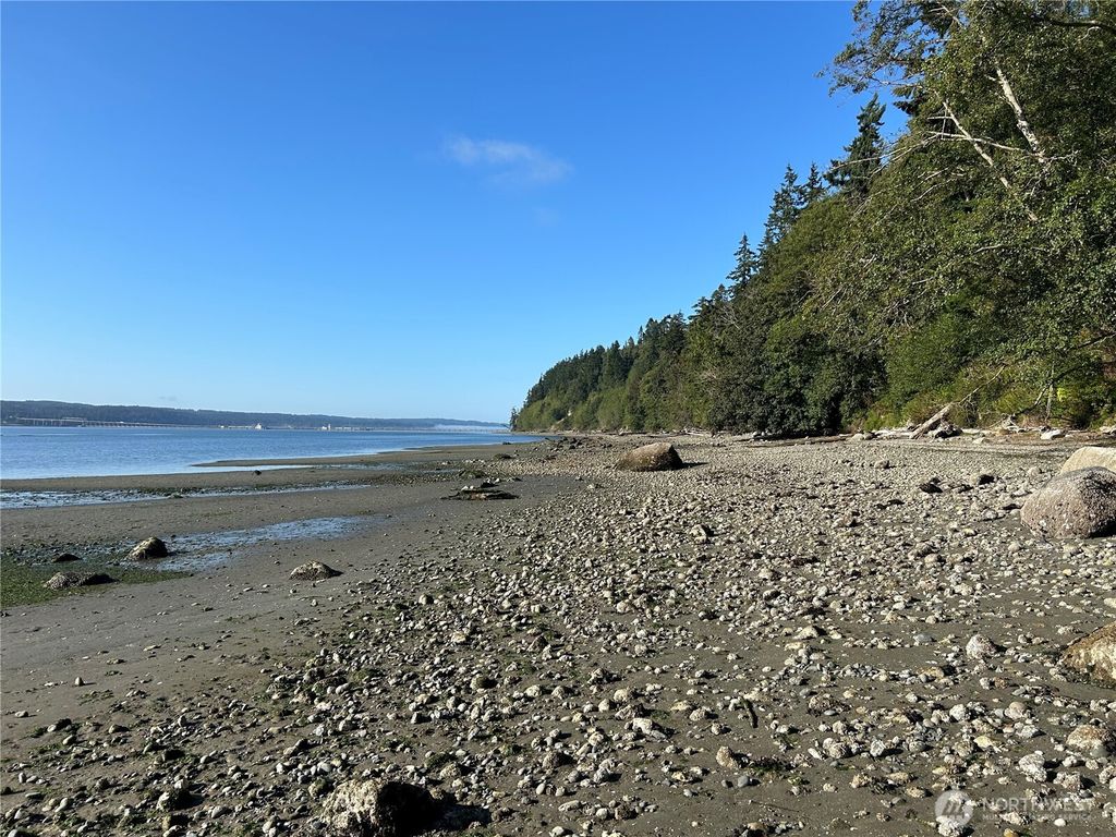 Photo of 111 Seven Sisters Beach, Port Ludlow, WA 98358 (MLS # 2498812)