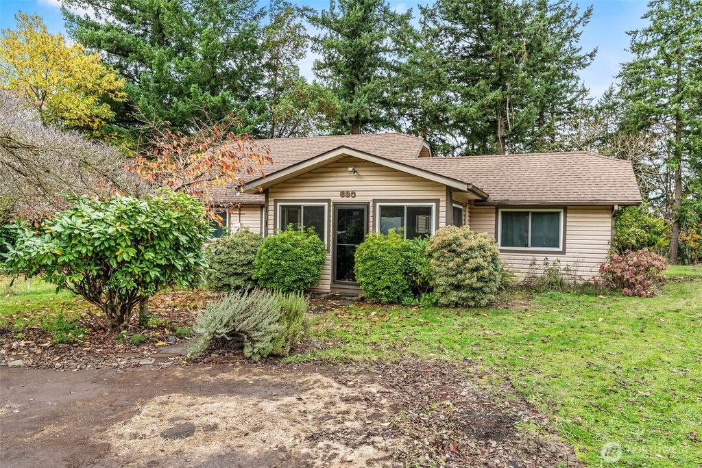 Photo of 690 N 3rd Place, Kalama, WA 98625 (MLS # 2455448)