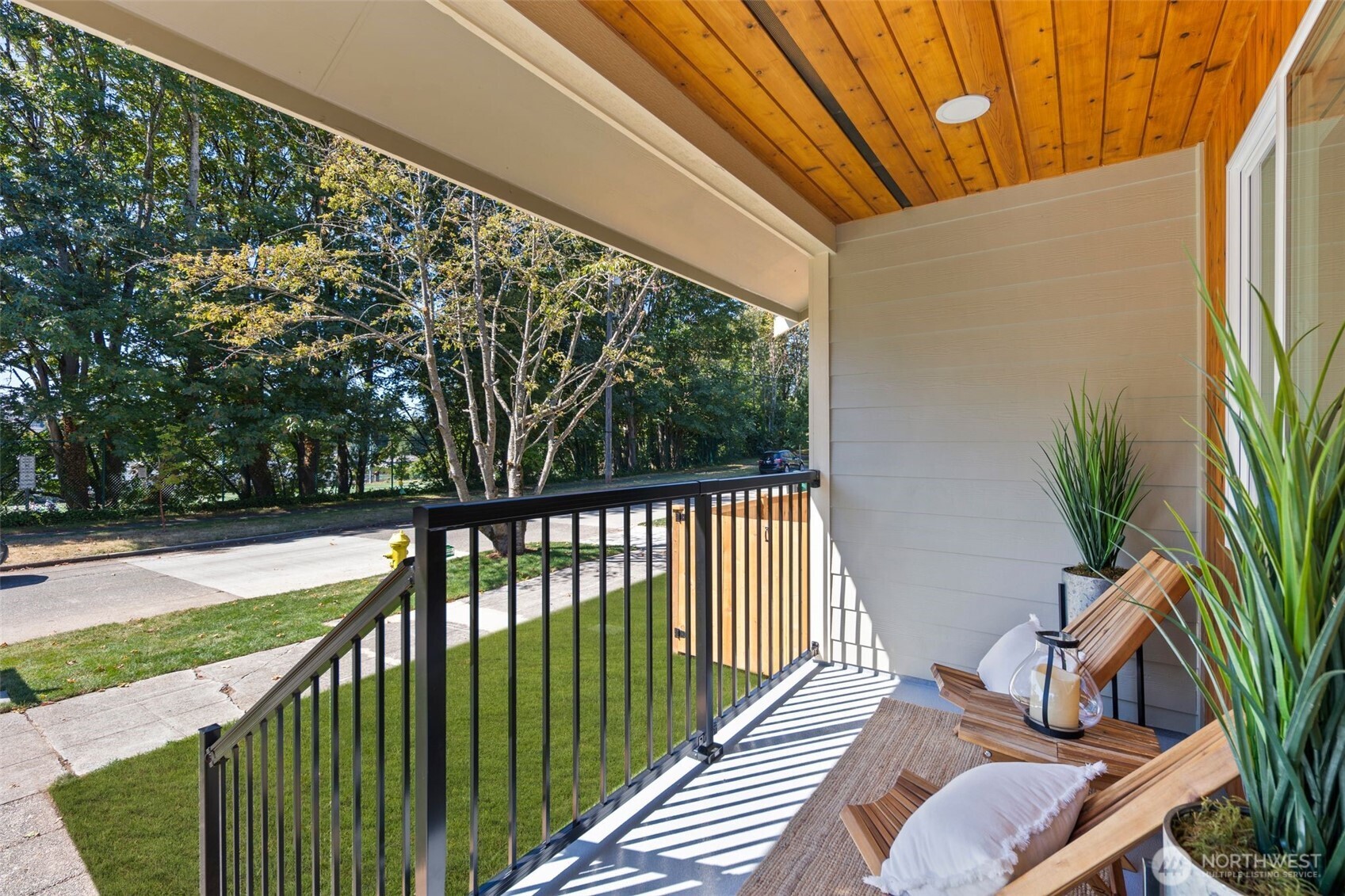 8226 Meridian Avenue N