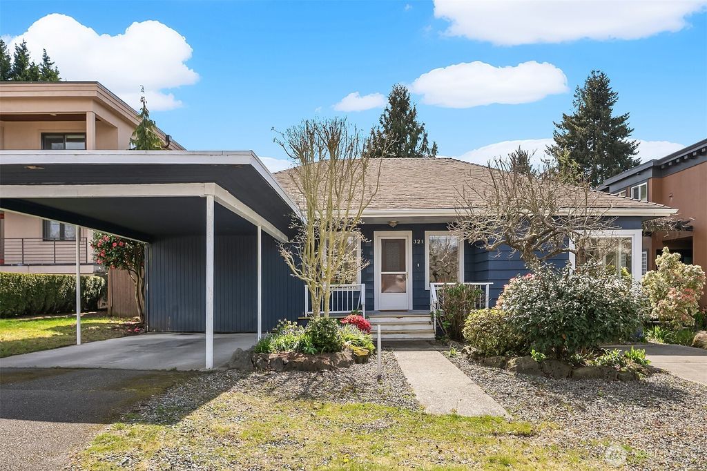 Photo of 321 6th Avenue S, Kirkland, WA 98033 (MLS # 2497953)