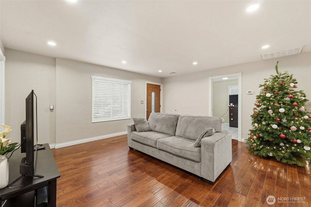 Photo of 409 N Palouse Street, Walla Walla, WA 99362 (MLS # 2461657)