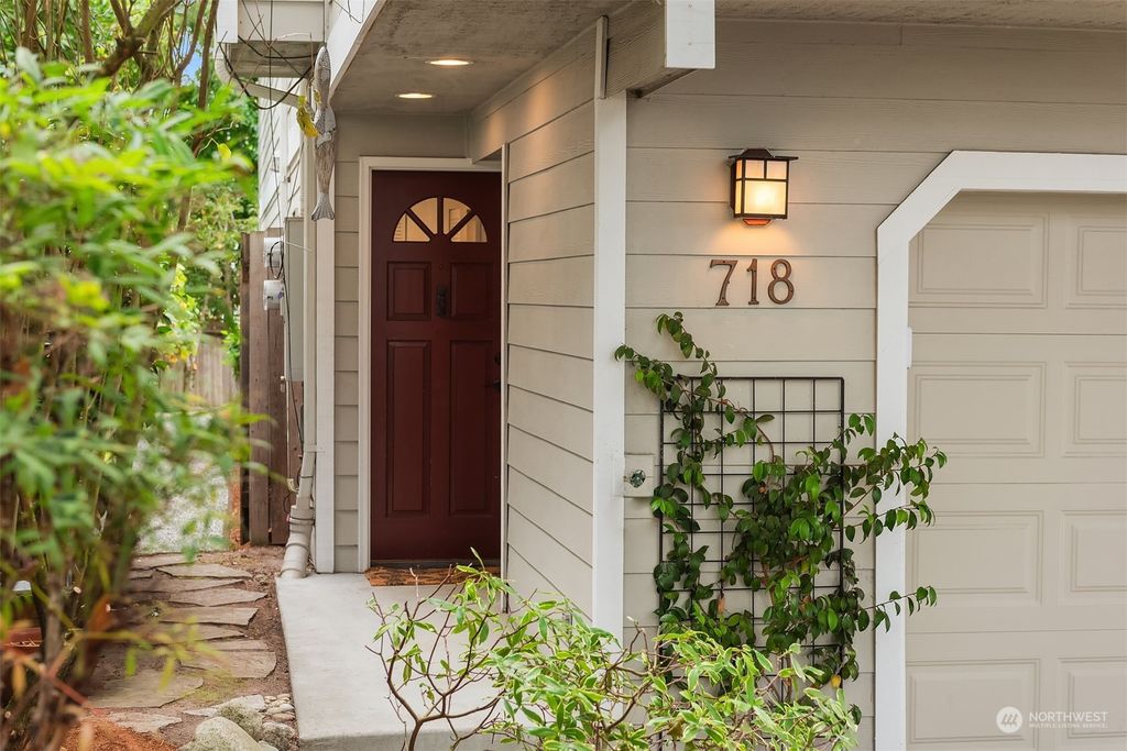 Photo of 718 24th Avenue S, Seattle, WA 98144 (MLS # 2289447)