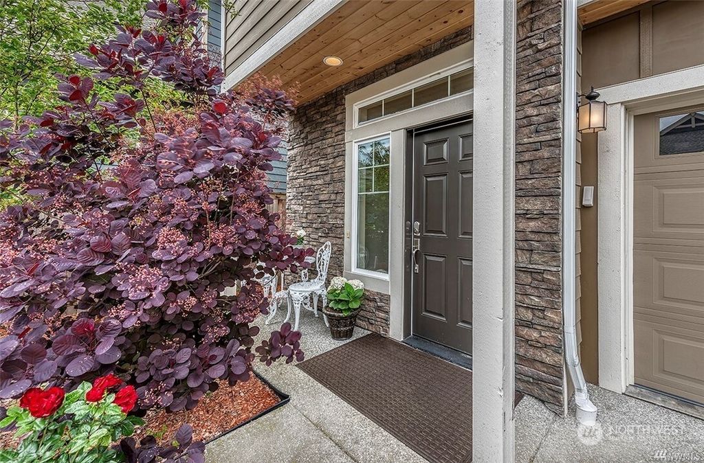 Photo of 1220 145th St SW St, Lynnwood, WA 98087 (MLS # 2176816)