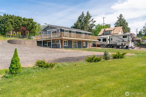 Photo of 2440 Rock Island Road, East Wenatchee, WA 98802 (MLS # 2398350)