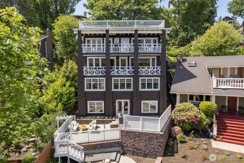 Photo of 1542 Grand Avenue, Seattle, WA 98122 (MLS # 2381930)