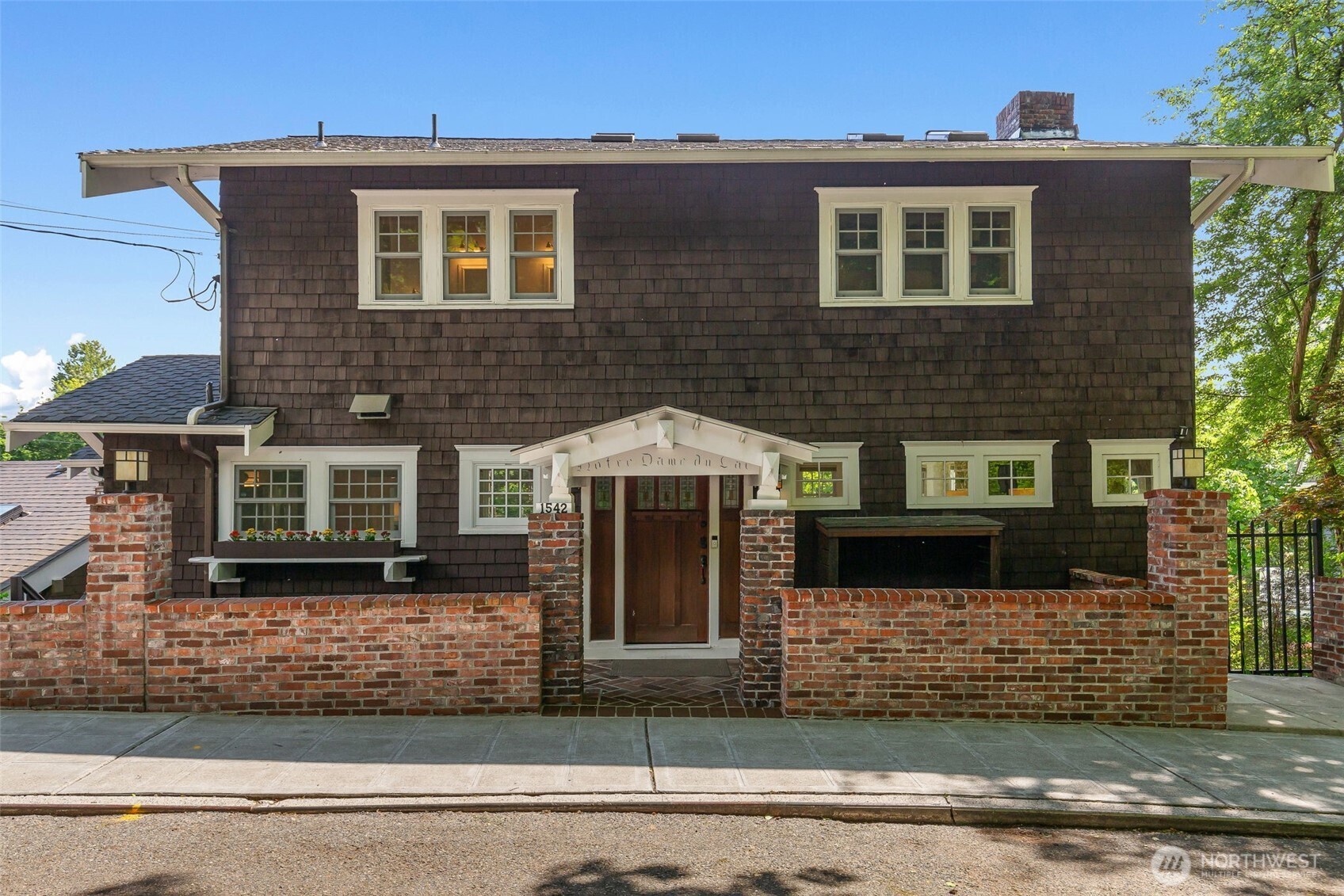1542 Grand Avenue