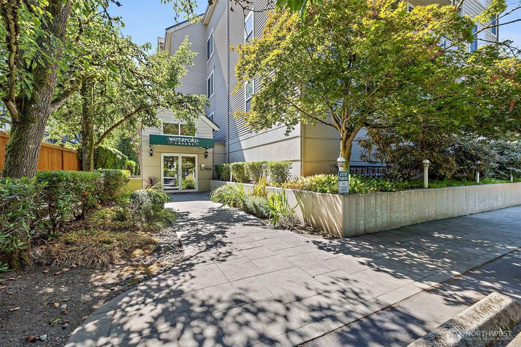 Photo of 6831 NE 170th Street #306, Kenmore, WA 98028 (MLS # 2424957)