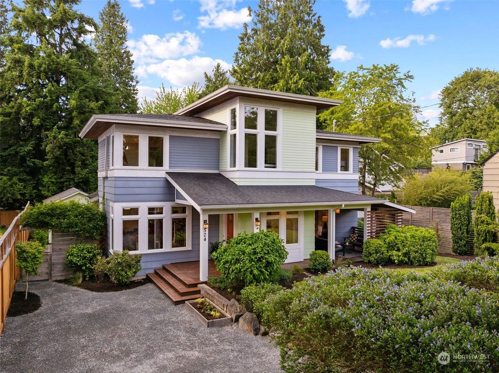 Photo of 524 NE 92nd Street, Seattle, WA 98115 (MLS # 2247852)