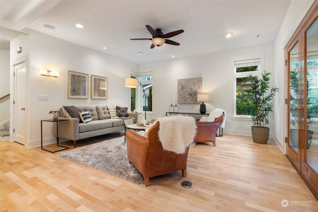 Photo of 524 NE 92nd Street, Seattle, WA 98115 (MLS # 2247852)