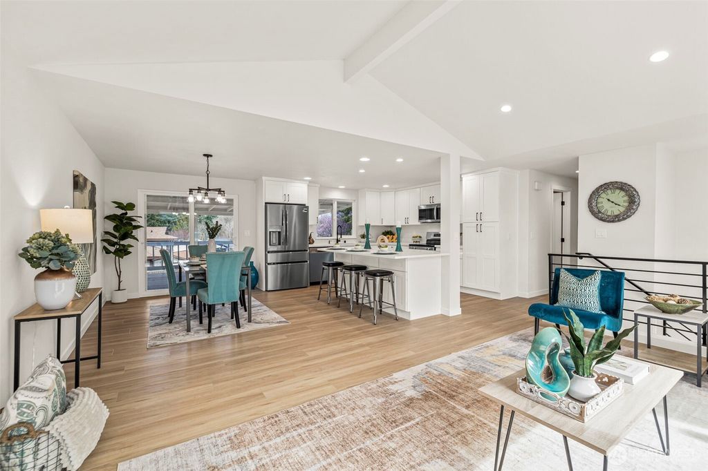 Photo of 2214 SE 21st Street, Renton, WA 98055 (MLS # 2488220)