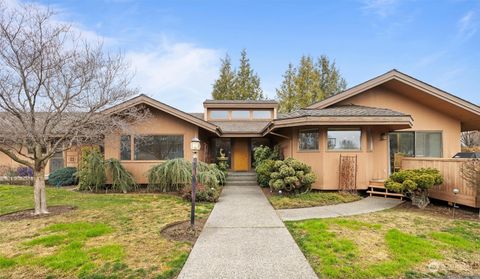 Photo of 2489 Country Club Road, Walla Walla, WA 99362 (MLS # 2324470)