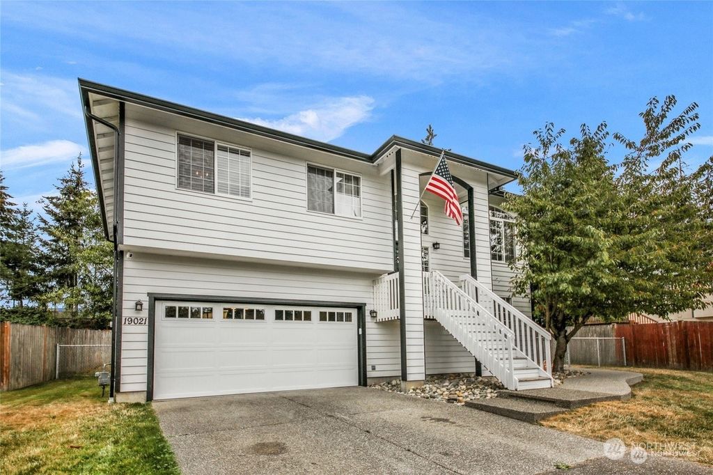 Photo of 19021 Crown Ridge Boulevard, Arlington, WA 98223 (MLS # 2070589)
