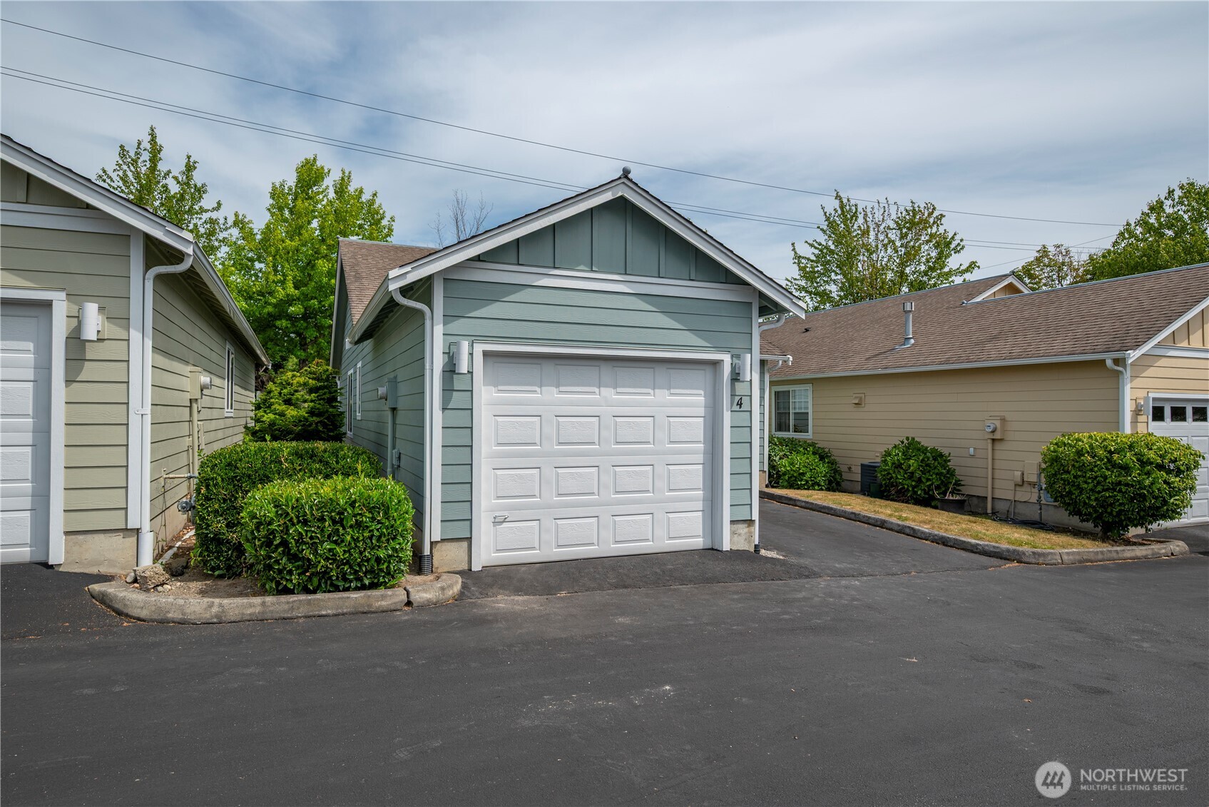 161 W Whidbey Avenue 4