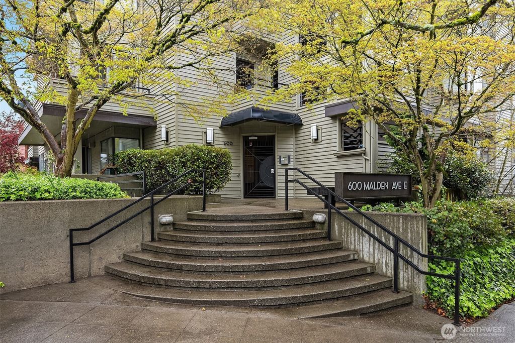 Photo of 600 Malden Avenue E #102, Seattle, WA 98112 (MLS # 2500701)