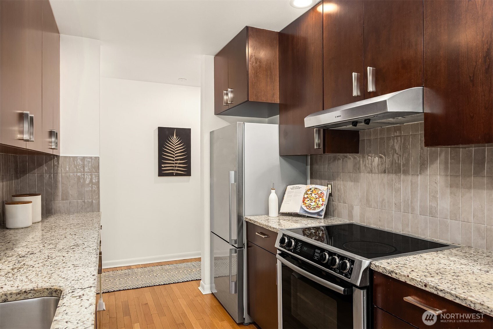 600 Malden Avenue E 102
