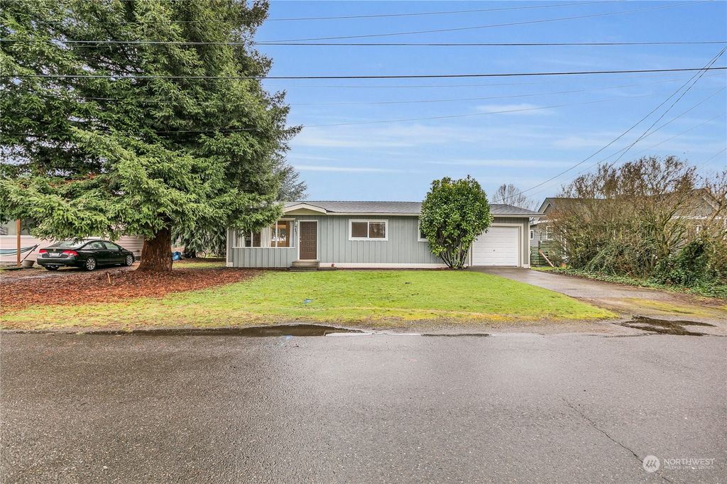 Photo of 4621 S 125th Street, Tukwila, WA 98178 (MLS # 2193196)