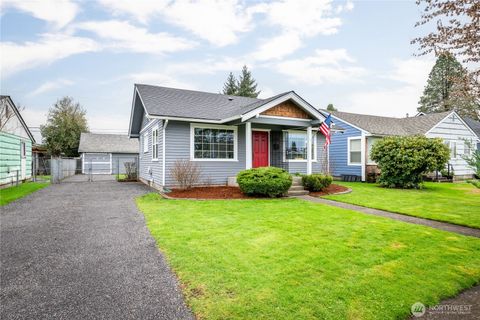 Photo of 3024 Fir Street, Longview, WA 98632 (MLS # 2466417)