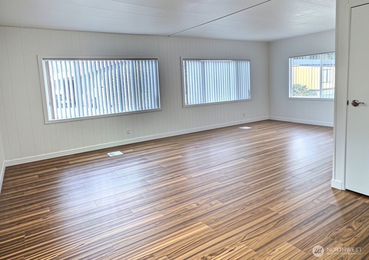 15401 Washington Avenue SW 3