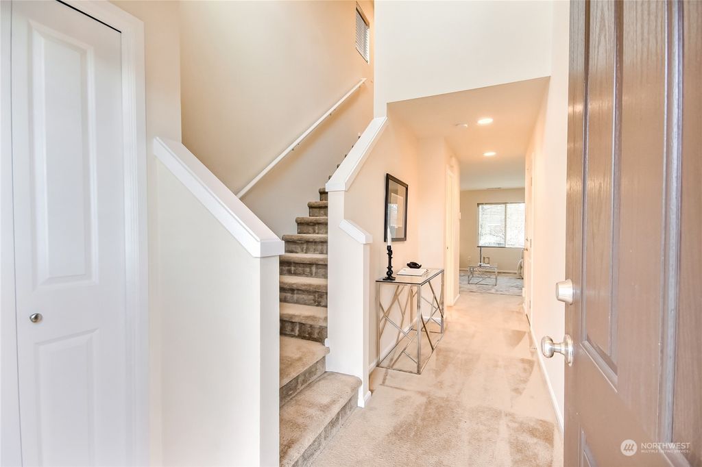 Photo of 20215 110th Place SE, Kent, WA 98031 (MLS # 2198824)