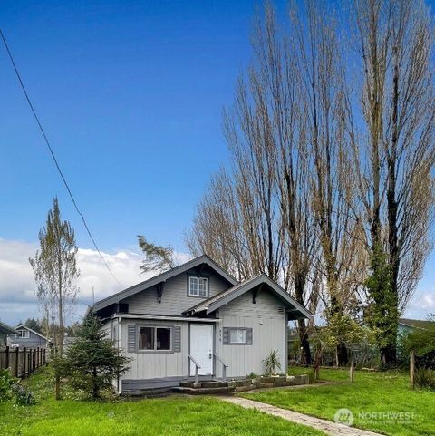 Photo of 518 California Avenue, South Bend, WA 98586 (MLS # 2508975)