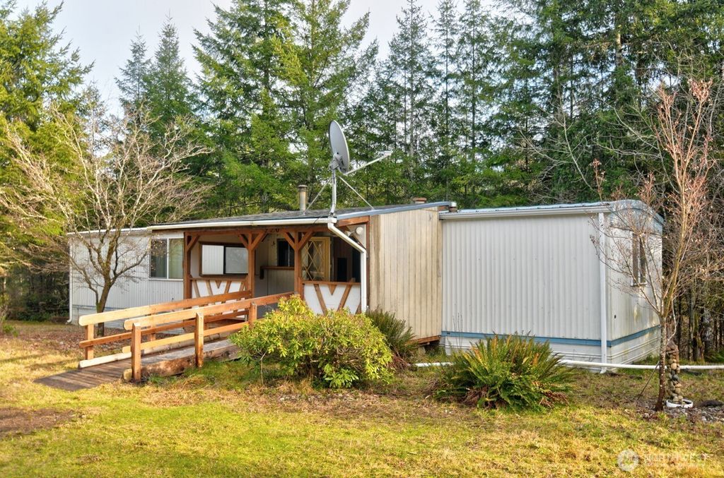 Photo of 220 W Buck Prairie Road, Elma, WA 98541 (MLS # 2470368)