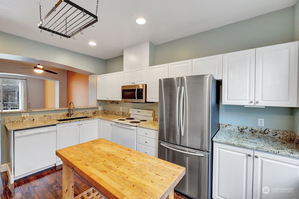 Photo of 23210 60th Place S, Kent, WA 98032 (MLS # 2213818)