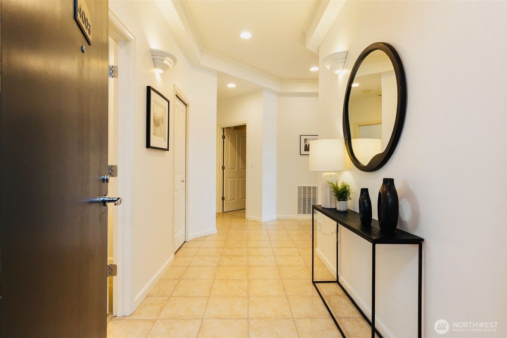 Photo of 520 6th Avenue #4003, Kirkland, WA 98033 (MLS # 2485453)