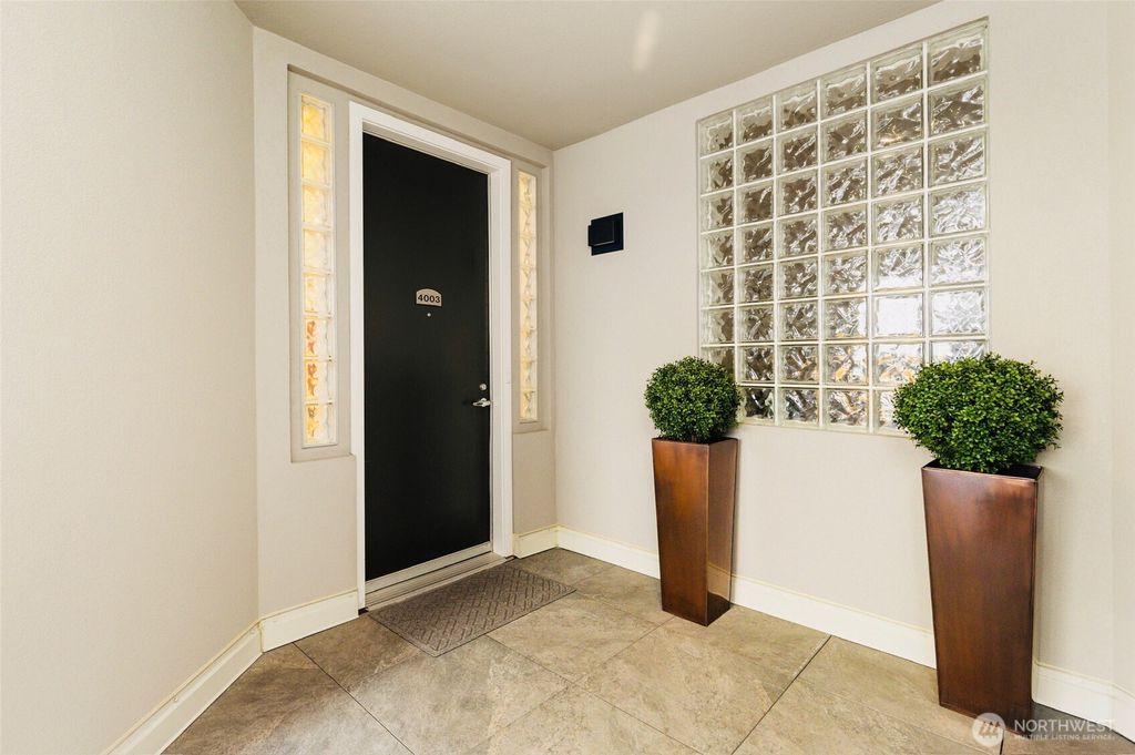 Photo of 520 6th Avenue #4003, Kirkland, WA 98033 (MLS # 2485453)