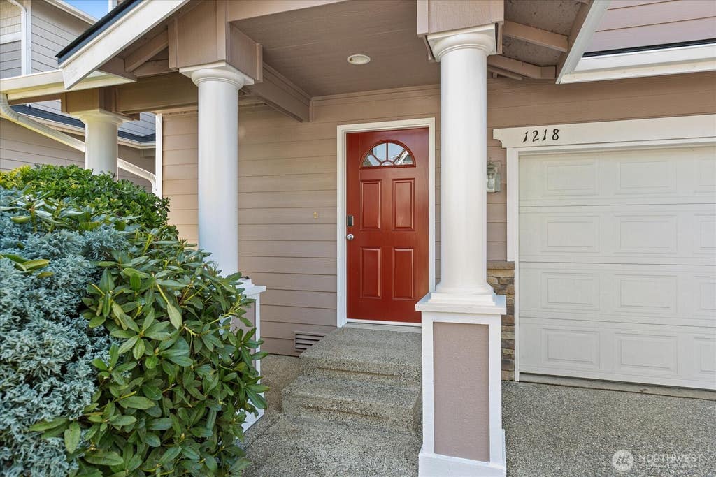 Photo of 1218 125th Place SW, Everett, WA 98204 (MLS # 2575245)