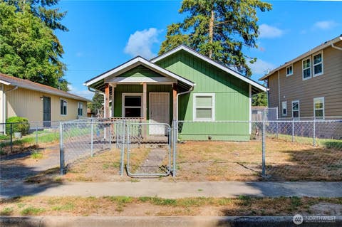 Photo of 263 17th Avenue, Longview, WA 98632 (MLS # 2558081)