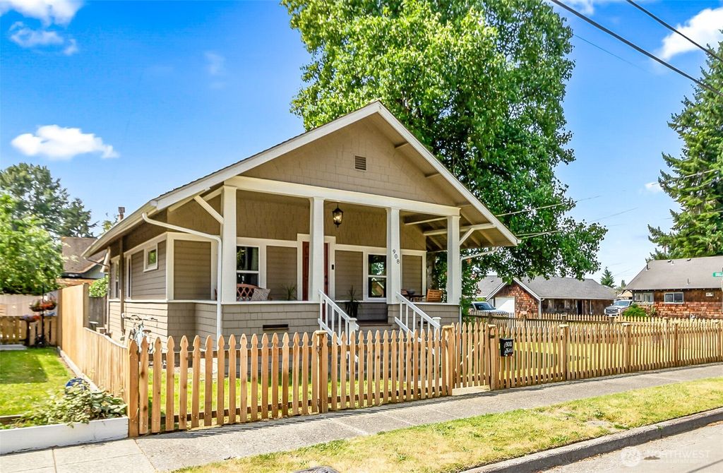 Photo of 908 E 5th Street, Arlington, WA 98223 (MLS # 2393857)